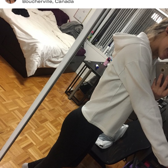 Calvin Klein cropped hoodie - Picture 4 of 4